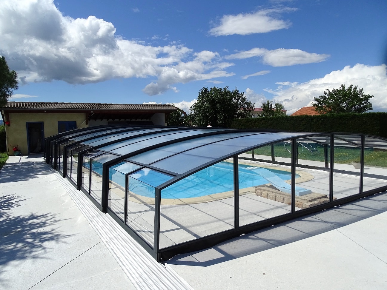 modèles d'abris piscine télescopiques STAR 180