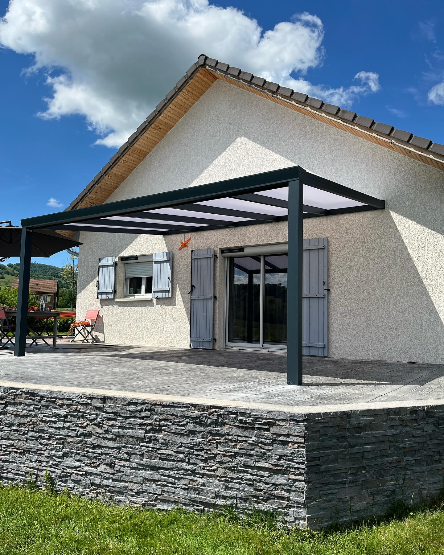 pergola toit fixe aluminium PAC'ABRIS installée sur terrasse