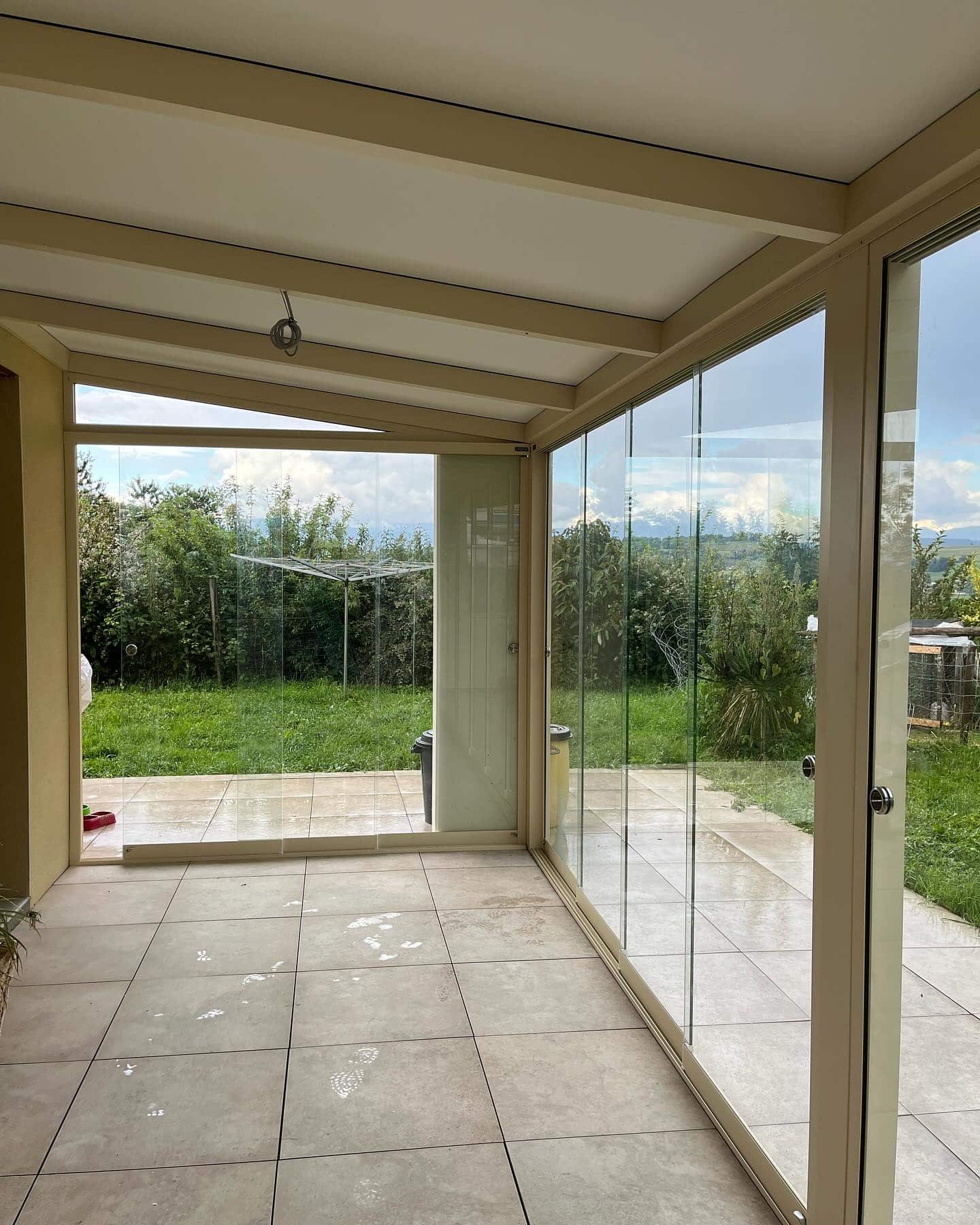 verre coulissant terrasse PAC'ABRIS installé sur pergola