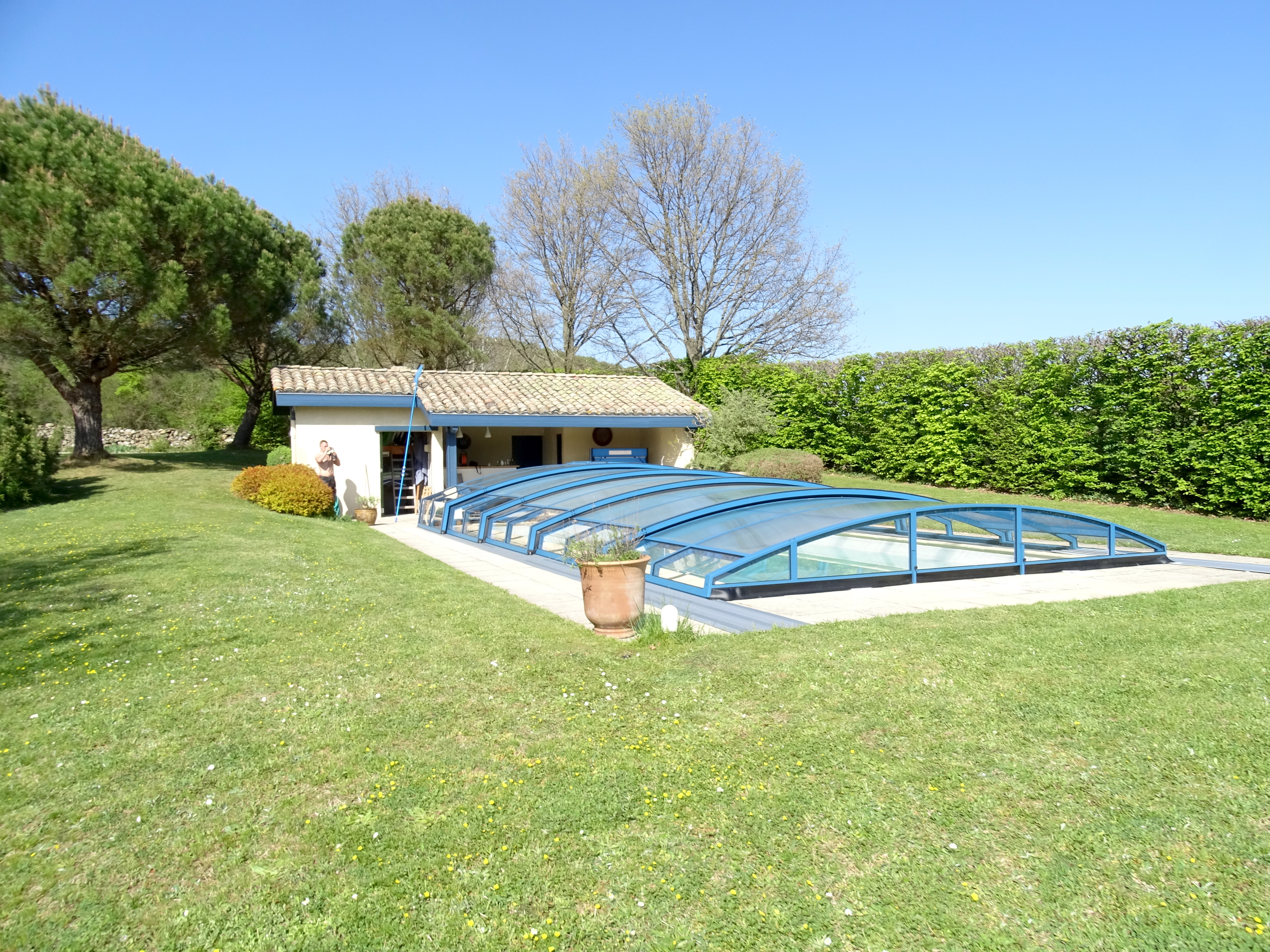 abri de piscine couleur venus mercure sur mesure